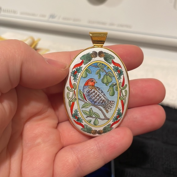 Halcyon Days Enamels Partridge in a pear tree pendant - Picture 2 of 5